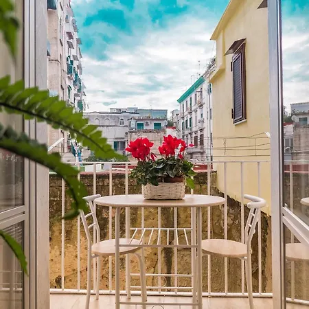 Chiaia Premium Flat, Center, Near Seaside Apartment *