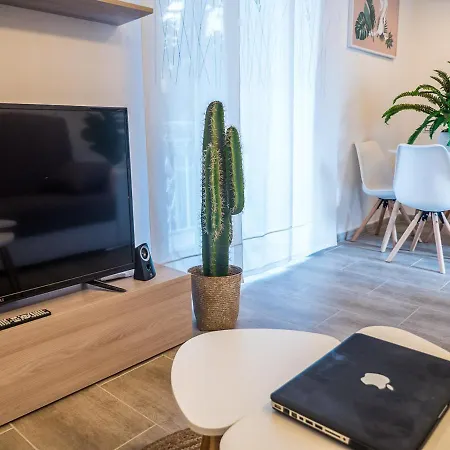 Chiaia Premium Flat, Center, Near Seaside Naples